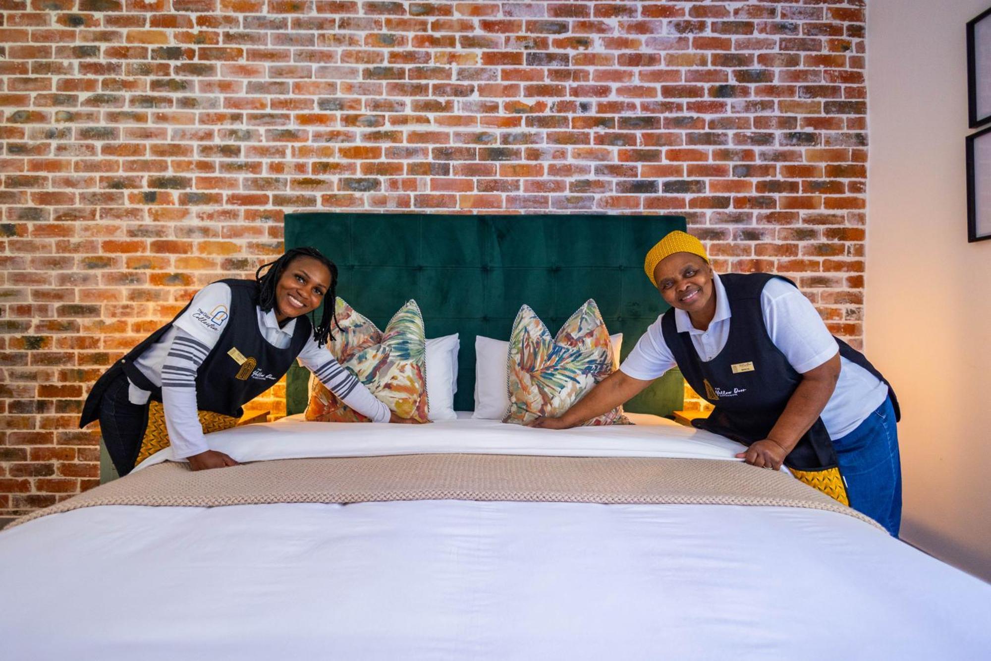 The Yellow Door Guesthouse 이스트런던 외부 사진